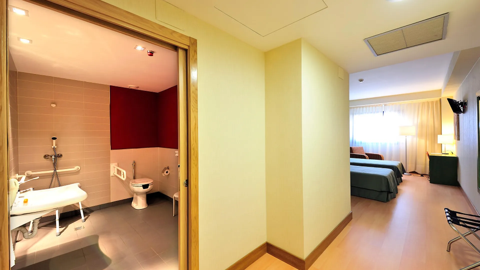 Hotel Naval Sestao 3*,